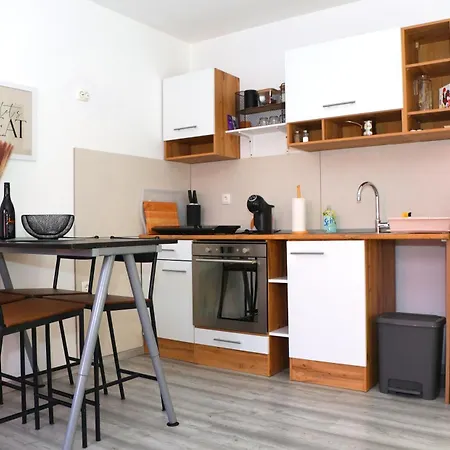 Volk Apartman *